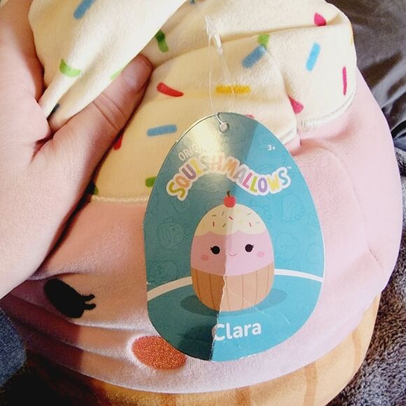 Squishmello original clara the Cupcake  squish doll NWT - Picture 5 of 5
